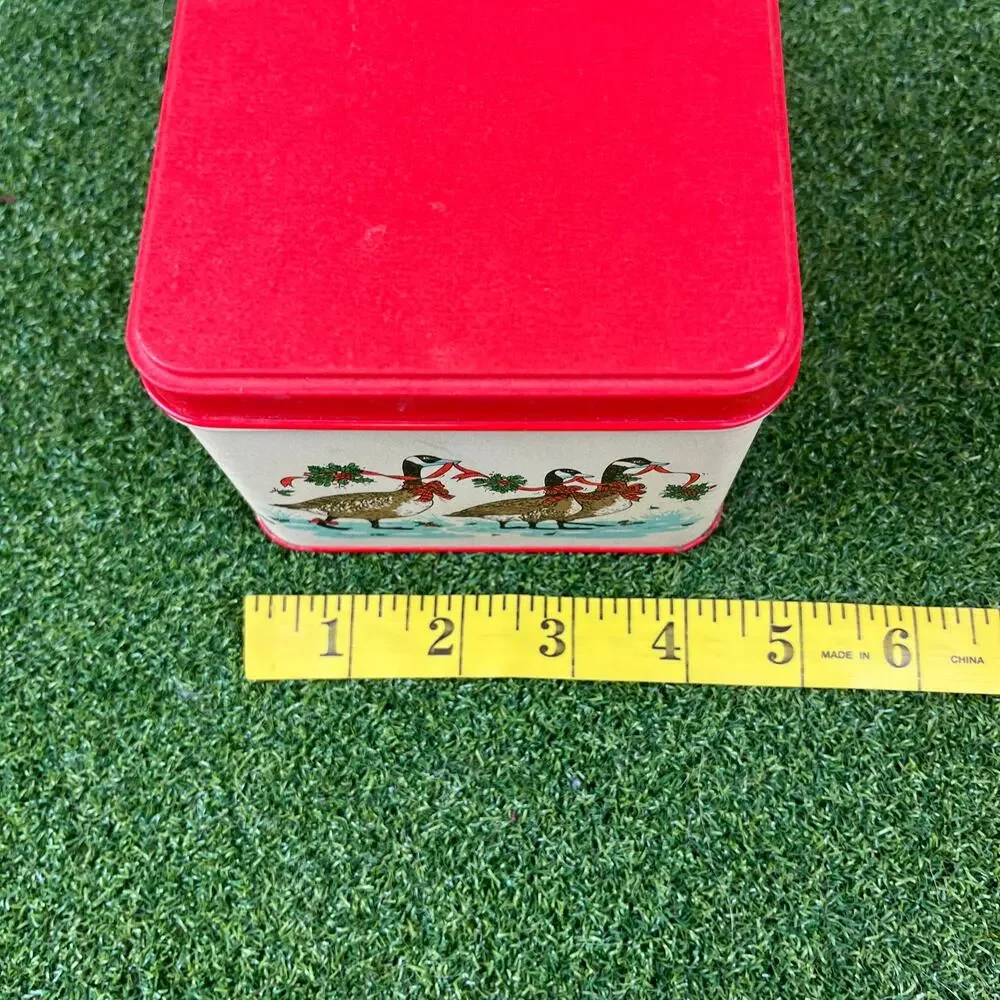 Vintage Pleasure Press Christmas Tin Canada Geese Holly Greensboro NC Made USA